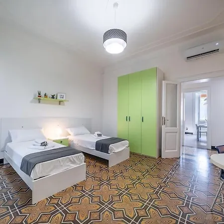 Ferrari - Stazione E Centro Citta * 모데나