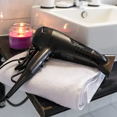 Ferrari - Stazione E Centro Citta *