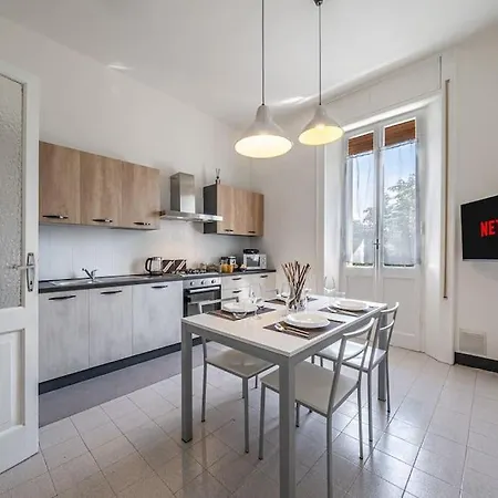 Ferrari - Stazione E Centro Citta Apartment *