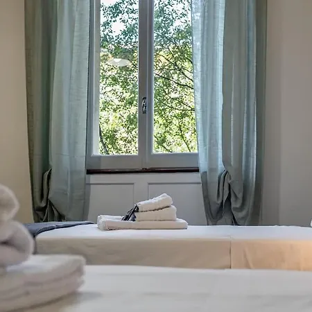 Ferrari - Stazione E Centro Citta *