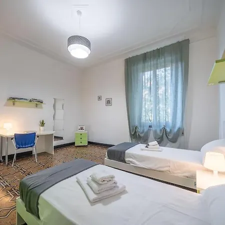 Ferrari - Stazione E Centro Citta *