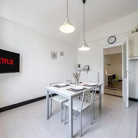 Ferrari - Stazione E Centro Citta 모데나