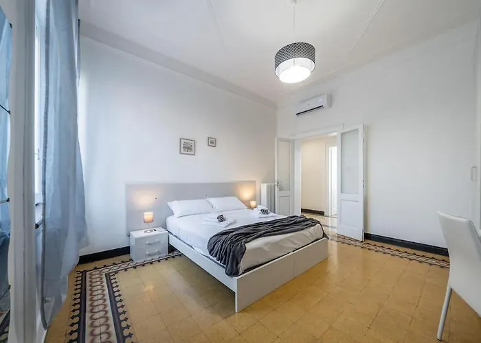 Ferrari - Stazione E Centro Citta Апартаменты Модена