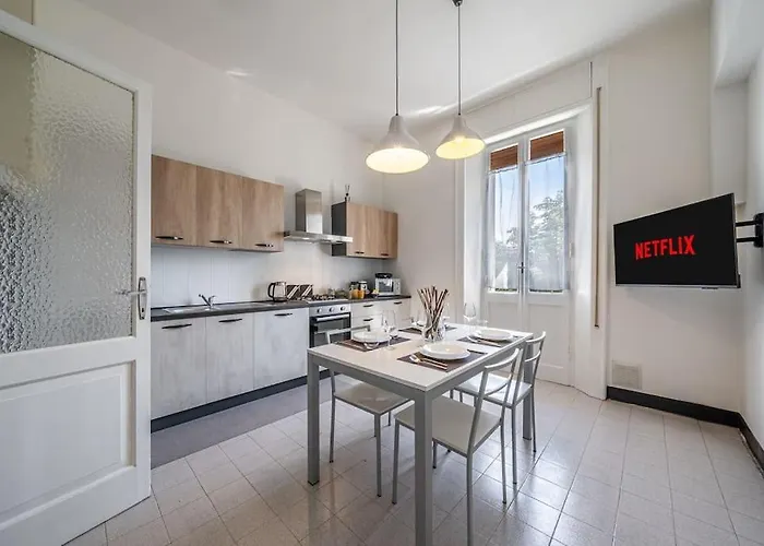 Ferrari - Stazione E Centro Citta Апартаменты *